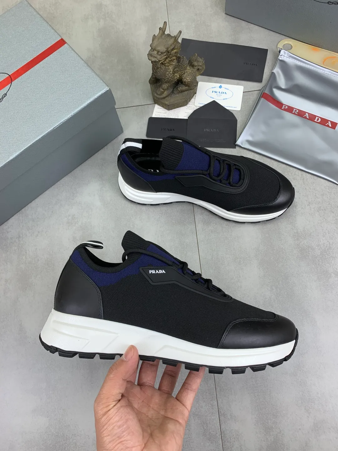 Men's Men's Shoes 💰P500💰【New Style】 (PRADA) The latest model of men's shoes has been launched on the official website in 1:1 copy, synchronized with Hong Kong counters, and on the same catwalk; all made of cowhide Epoxy mesh ➕Imported breathable fabric with cowhide lining, 🍡🍡Original 1:1 rubber outsole, non-slip and wear-resistant; comfortable on the feet, attractive style, fine workmanship, and simple and neat shoe lasts, highlighting a man's boldness and toughness, 👍size 38 to 44 3⃣️Color🉑️Choose